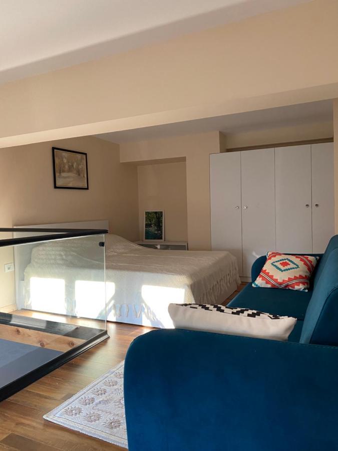 Jon's Duplex Apartment